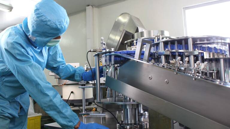 Global Paradigm Shift in Medical Device Engineering: The SATMED Health Manufacturing Ecosystem and Regulatory Integration SATMED MANUFACTURING SYRINGES